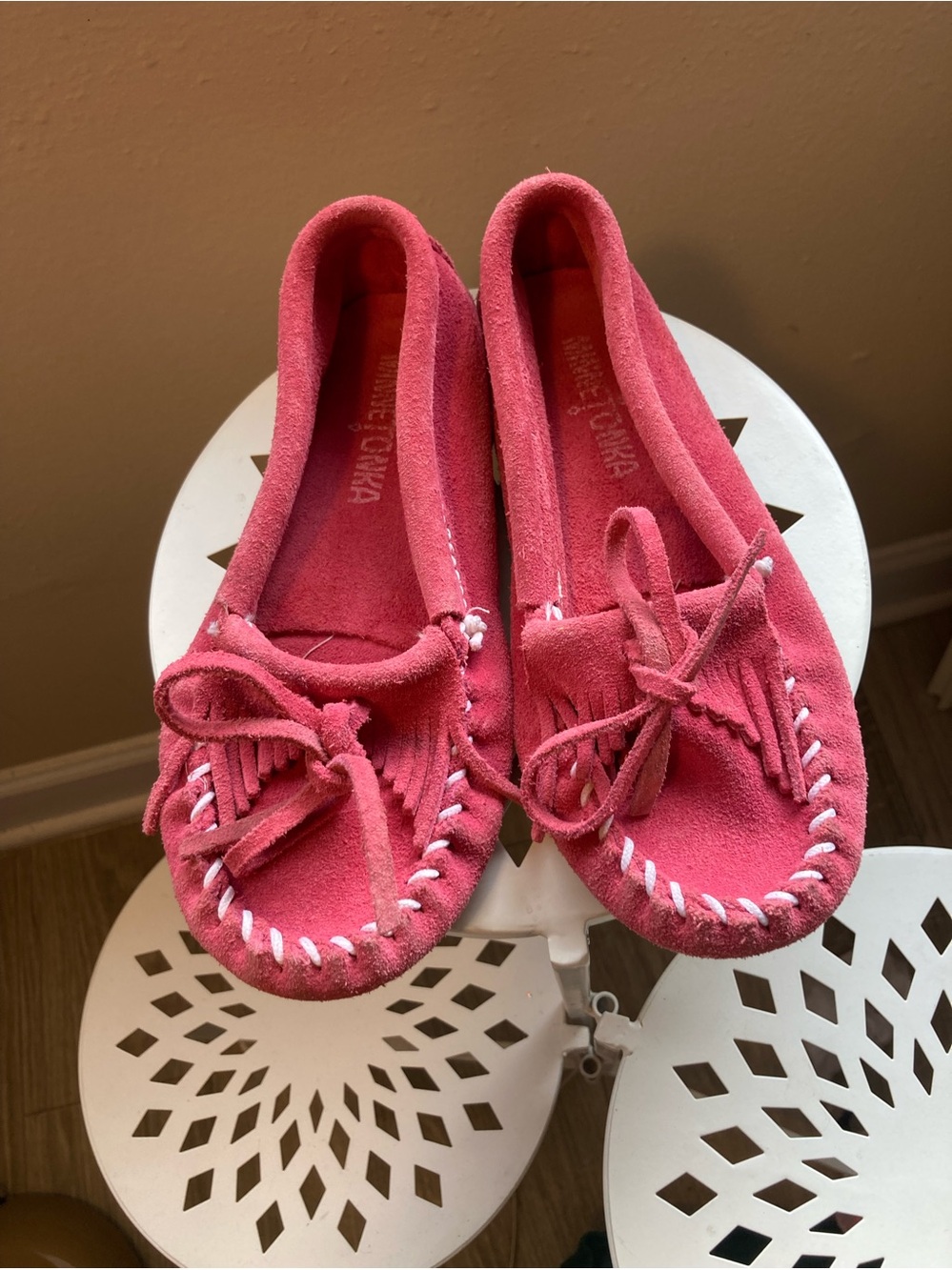 Pink Kids Suede Minnetonka Moccasins Size 2 Girls